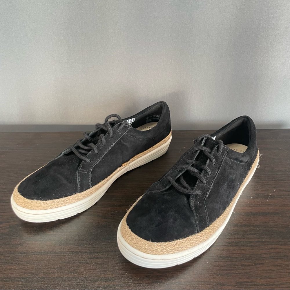CLARKS Ultimate Comfort size 7 sneakers
